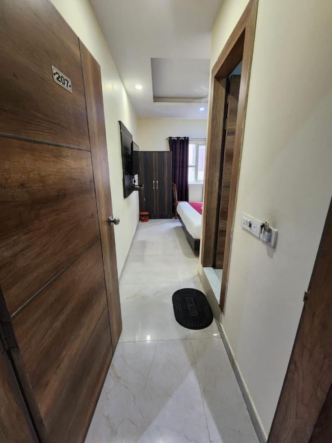 Hotel Ambe Inn By Ambience Delhi Igi Airport New Delhi Buitenkant foto