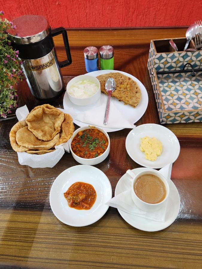 Hotel Ambe Inn By Ambience Delhi Igi Airport New Delhi Buitenkant foto