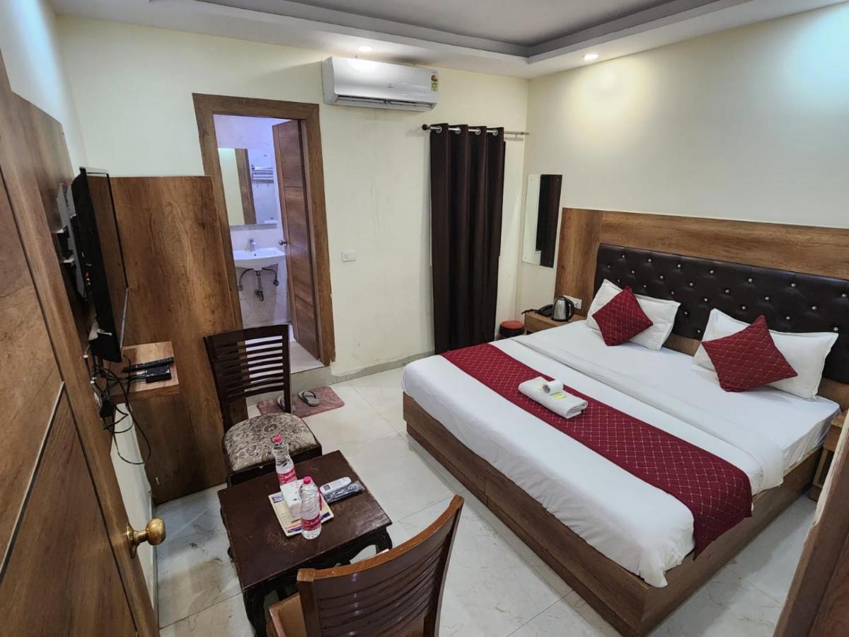 Hotel Ambe Inn By Ambience Delhi Igi Airport New Delhi Buitenkant foto