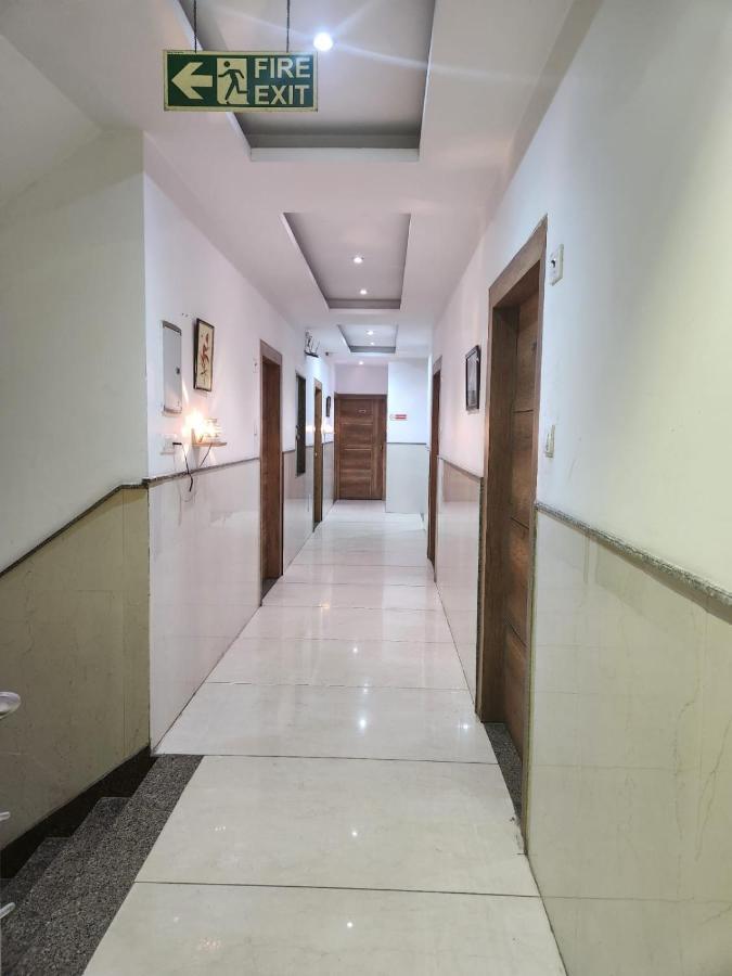 Hotel Ambe Inn By Ambience Delhi Igi Airport New Delhi Buitenkant foto